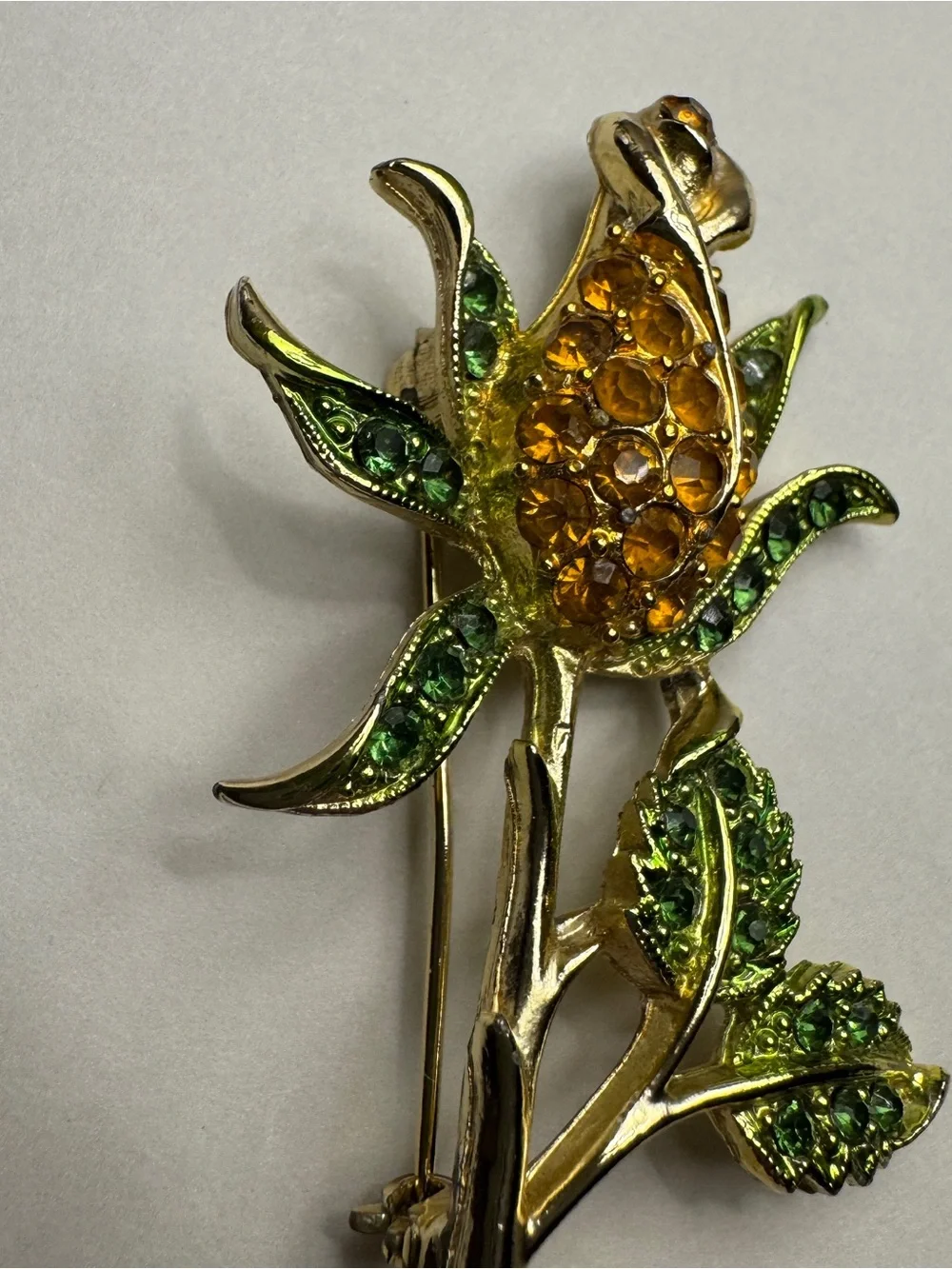 Unsigned Vintage Gold Tone Topaz & Olive Green Rhinestone Rose Brooch Pin